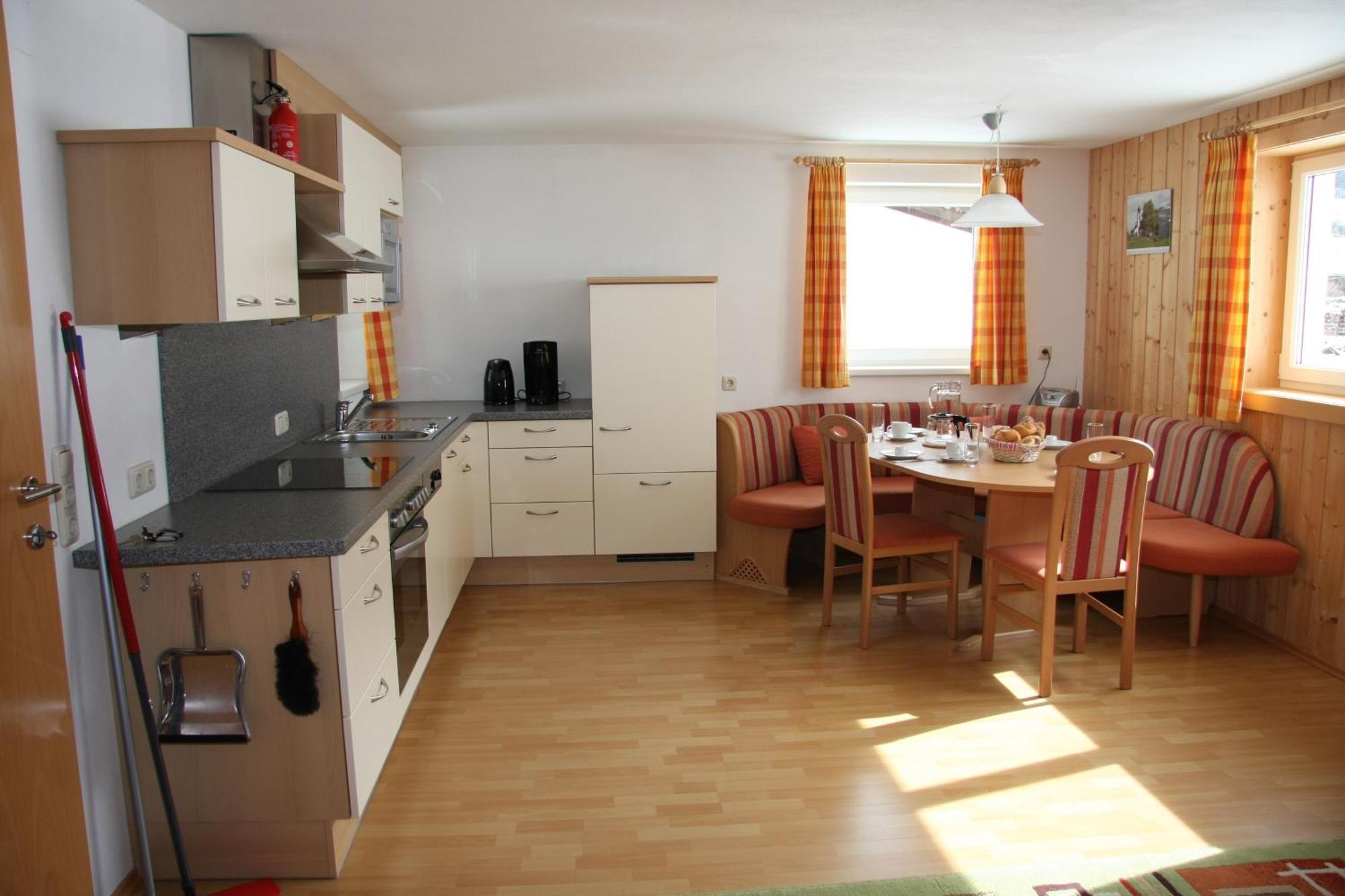 Haus Lutea Apartment กาชูร์น ภายนอก รูปภาพ