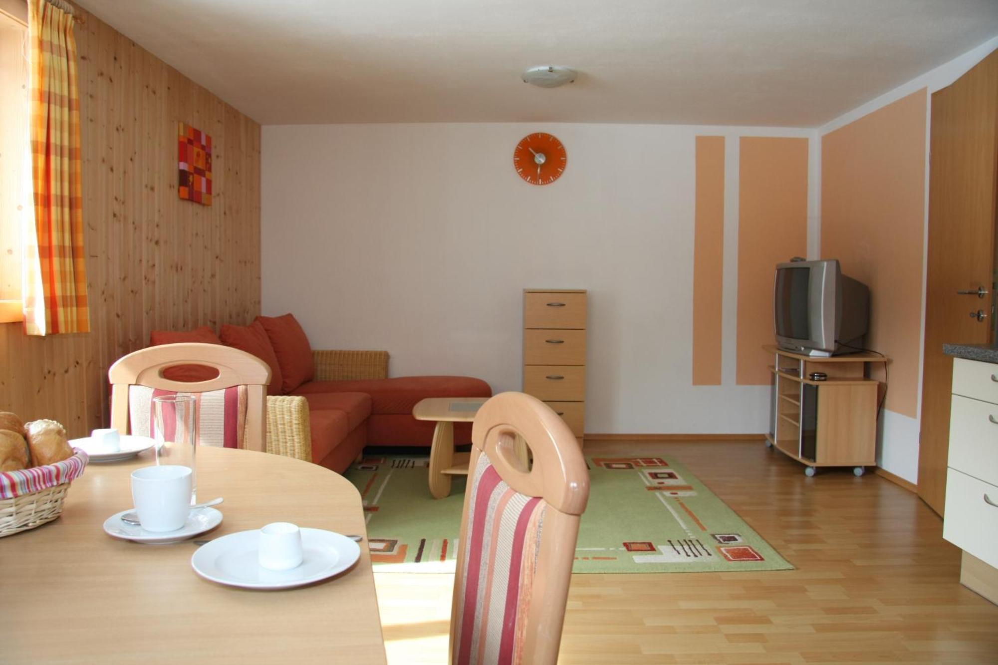 Haus Lutea Apartment กาชูร์น ภายนอก รูปภาพ