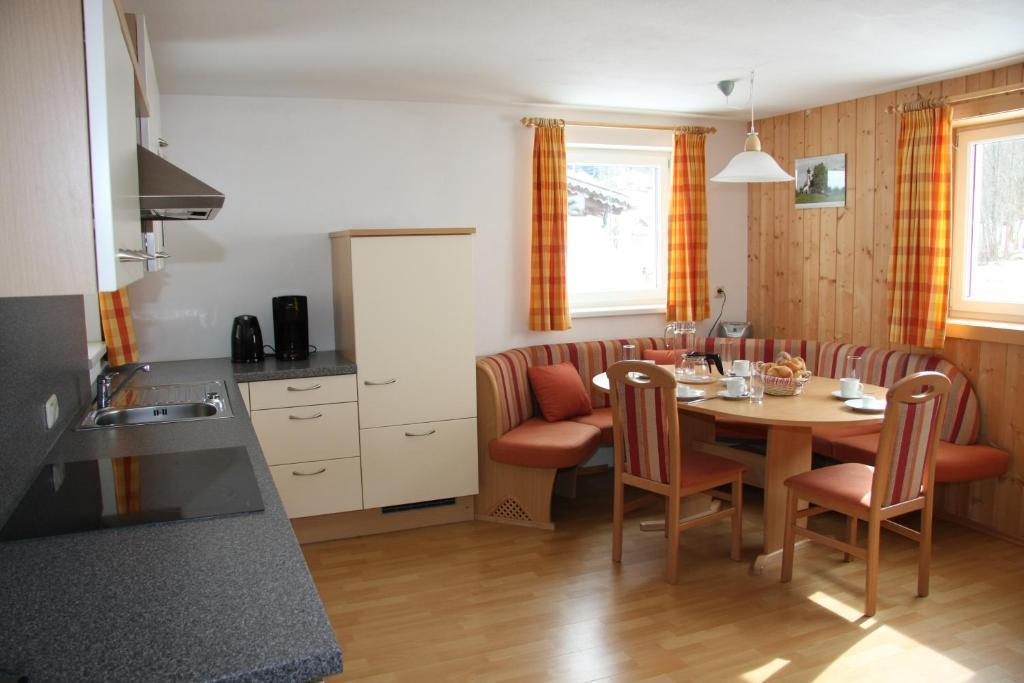 Haus Lutea Apartment กาชูร์น ภายนอก รูปภาพ